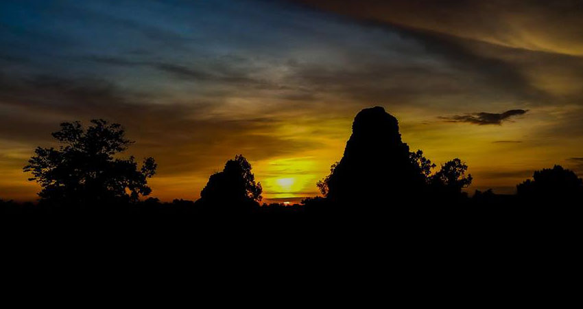 Sunset at Pre Rup temple